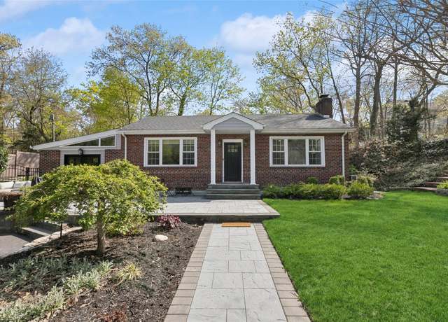 Property at 109 Centerport Rd, Centerport, NY 11721, 2 beds, 1 bath