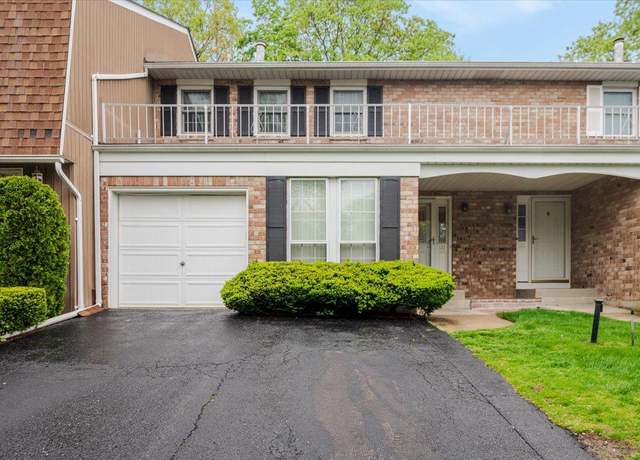 Property at 121 Terrace Ct #121, Woodbury, NY 11797, 3 beds, 2.5 baths