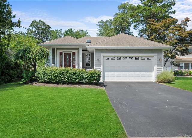 Property at 7 Cantoni Ct, North Babylon, NY 11703, 2 beds, 3 baths