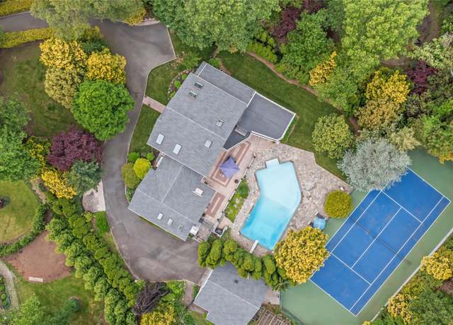 Property at 17 Oakmere Dr, Northport, NY 11768, 4 beds, 3.5 baths
