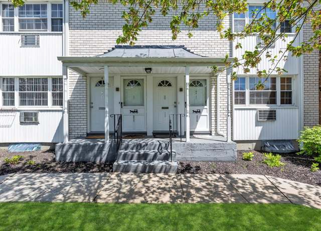 Property at 4410 Wilshire Ln #4410, Oakdale, NY 11769, 1 bed, 1 bath