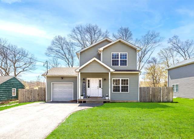 Property at 246 N Country Rd, Port Jefferson, NY 11777, 3 beds, 2 baths