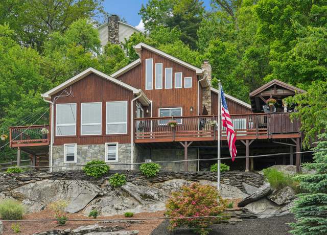 Property at 49 Brook Trl, Greenwood Lake, NY 10925, 2 beds, 1.5 baths