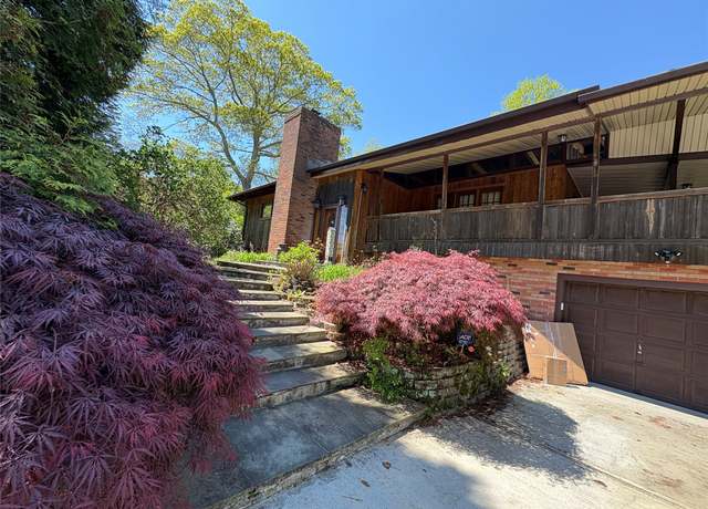 Property at 6 Annette Ln, East Moriches, NY 11940, 3 beds, 1.5 baths