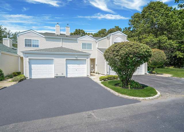 Property at 158 Gothic Cir, Manorville, NY 11949, 2 beds, 1.5 baths