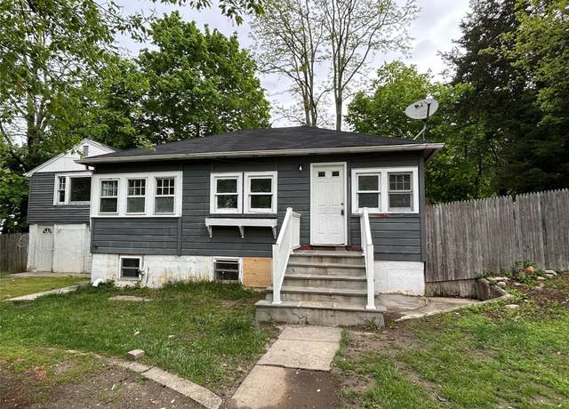 Property at 55 Hickory Rd, Rocky Point, NY 11778, 5 beds, 2 baths