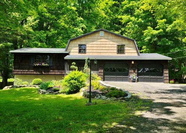 Property at 687 Sprout Brook Rd, Putnam Valley, NY 10579, 4 beds, 2.5 baths