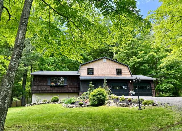 Property at 687 Sprout Brook Rd, Putnam Valley, NY 10579, 4 beds, 2.5 baths