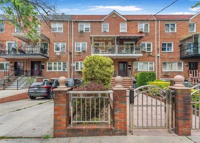 Property at 1119 E 81st St, Brooklyn, NY 11236, 6 beds, 4.5 baths