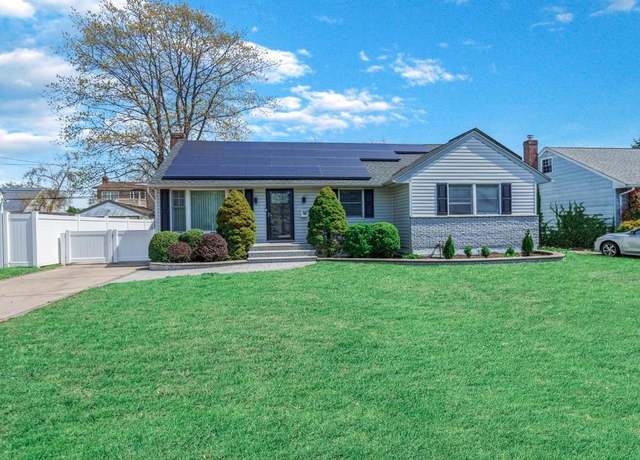 Property at 1015 Barrie Ave, Wantagh, NY 11793, 3 beds, 2 baths