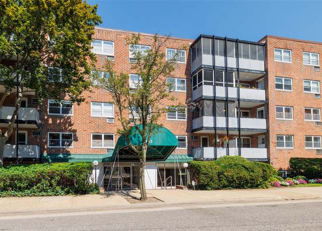 Property at 100 Lincoln Ave Unit 4B, Mineola, NY 11501, 1 bath