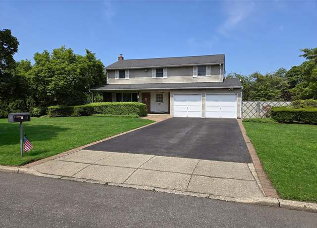Property at 54 Longstreet Dr, Lake Grove, NY 11755, 4 beds, 2.5 baths