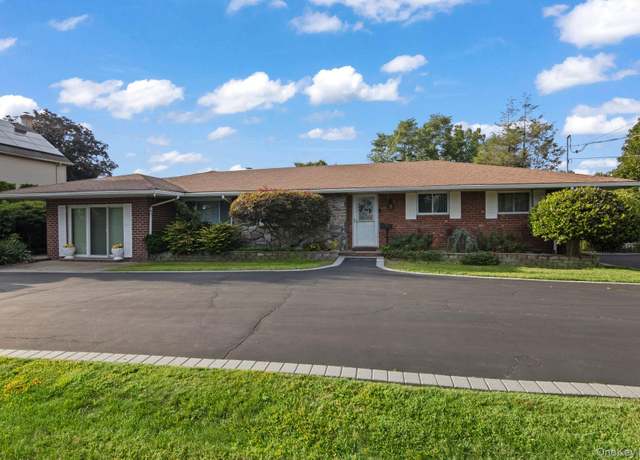 Property at 137 Burr Rd, East Northport, NY 11731, 4 beds, 2.5 baths