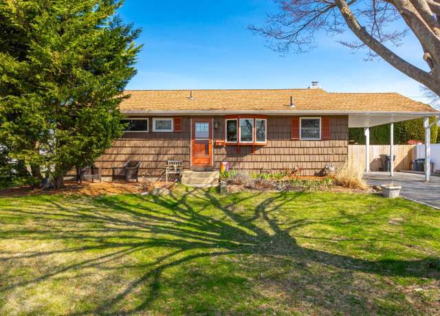 Property at 7 Windsor St, Islip, NY 11751, 3 beds, 2 baths