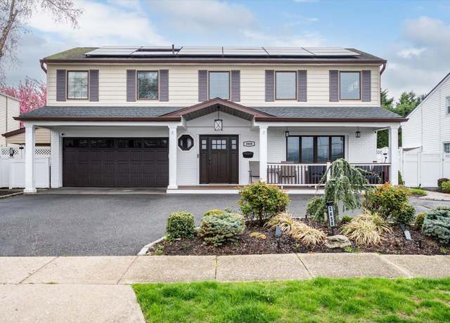 Property at 2658 Dorothy St, Bellmore, NY 11710, 5 beds, 2.5 baths