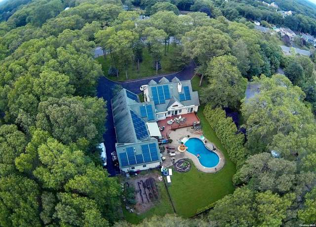 Property at 116 Raynor Rd, Ridge, NY 11961, 5 beds, 4 baths