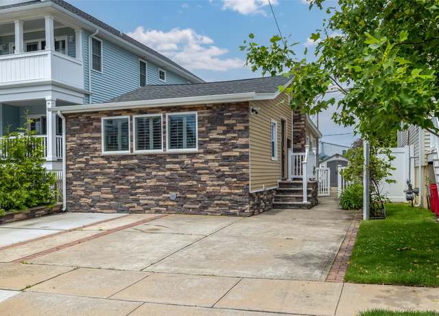 Property at 38 Kent Rd, Island Park, NY 11558, 2 beds, 1 bath