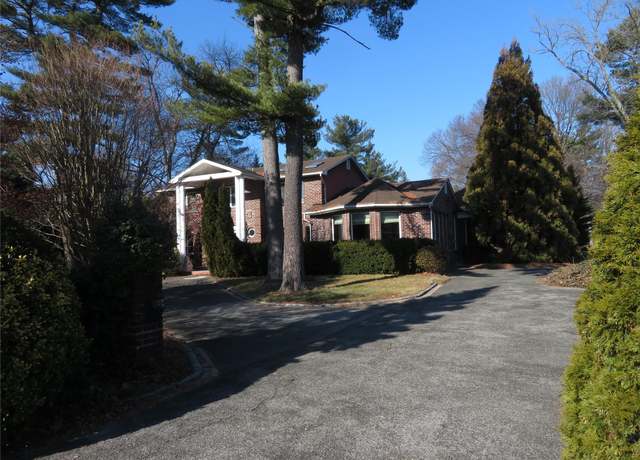 Property at 1 Bridle Path Dr, Old Westbury, NY 11568, 7 beds, 7.5 baths