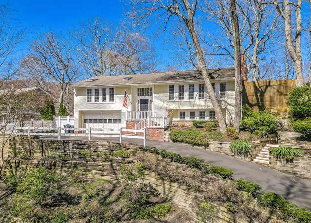 Property at 3 Glen Way, Cold Spring Harbor, NY 11724, 4 beds, 2.5 baths