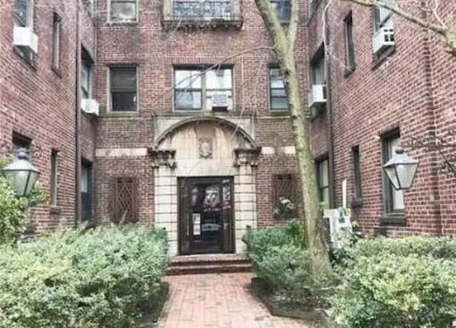 Property at 7 Bond St Unit 2C, Great Neck, NY 11021, 1 bed, 1 bath