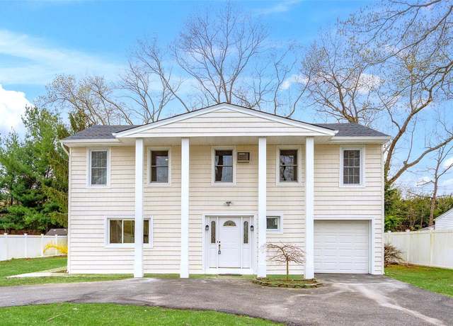 Property at 36 Pinewood Dr, Commack, NY 11725, 4 beds, 2.5 baths