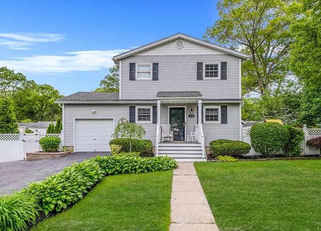 Property at 110 Geery Ave, Holbrook, NY 11741, 4 beds, 2.5 baths