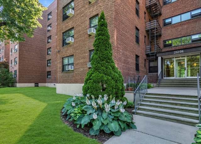 Property at 212-04 75th Ave Unit 4J, Bayside, NY 11364, 2 beds, 1 bath