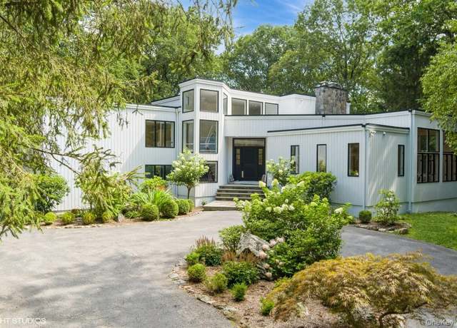 Property at 4 Hemlock Hollow Pl, Armonk, NY 10504, 4 beds, 4.5 baths