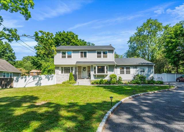 Property at 303 Maplewood Rd, Huntington Station, NY 11746, 5 beds, 3.5 baths