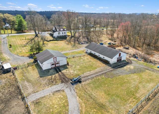 Property at 319 Ridgebury Rd, Slate Hill, NY 10973, 4 beds, 1.5 baths