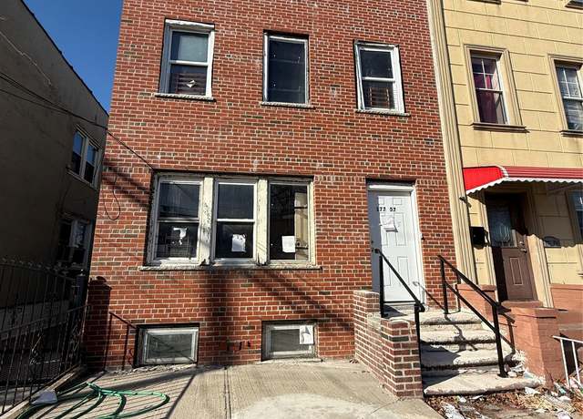 Property at 17757 106th Ave, Jamaica, NY 11433, 5 beds, 2 baths