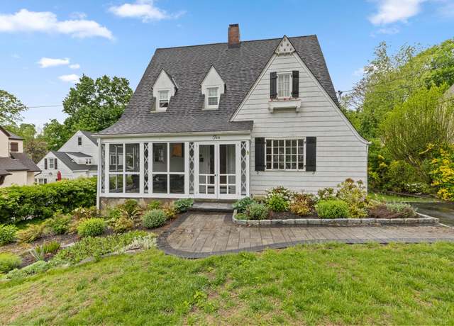 Property at 10 Crest Dr, Briarcliff Manor, NY 10510, 3 beds, 1.5 baths