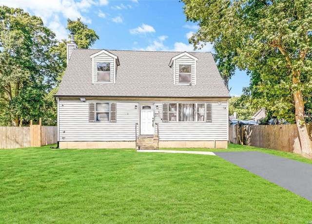 Property at 6 Bogota Rd, Mastic Beach, NY 11951, 4 beds, 2 baths