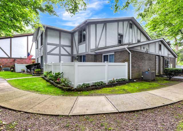Property at 197 Birchwood Rd, Medford, NY 11763, 3 beds, 1.5 baths