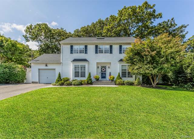 Property at 22 Washington Ave, Port Jefferson Station, NY 11776, 4 beds, 2.5 baths
