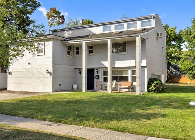 Property at 621 Oakland Ave, Cedarhurst, NY 11516, 6 beds, 3.5 baths