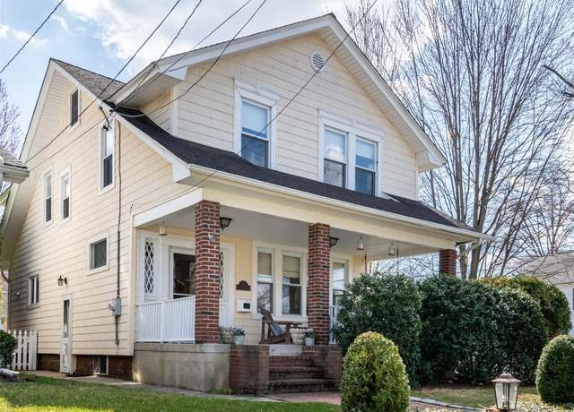 Property at 50 Bar Beach Rd, Port Washington, NY 11050, 4 beds, 1.5 baths
