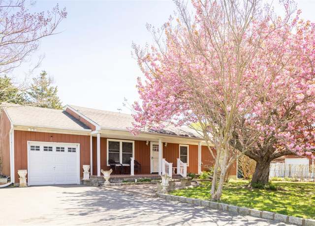Property at 750 Tasker Ln, Greenport, NY 11944, 3 beds, 2 baths