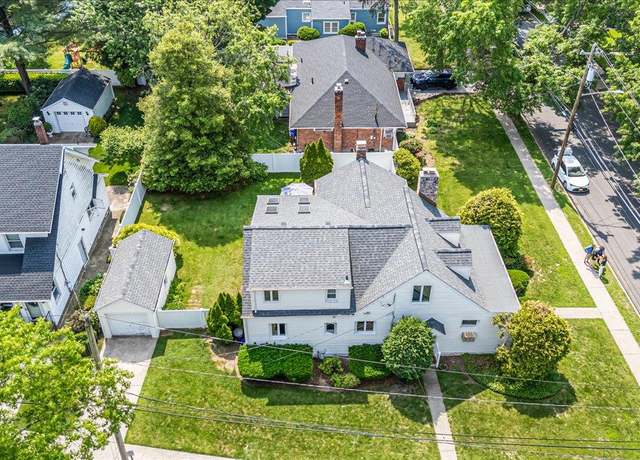 Property at 858 Stanton Ave, Baldwin, NY 11510, 4 beds, 2 baths