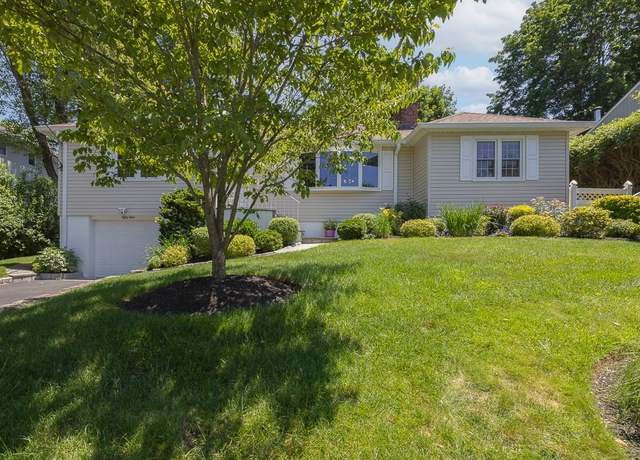 Property at 55 Bainbridge Ave, Thornwood, NY 10594, 3 beds, 2 baths
