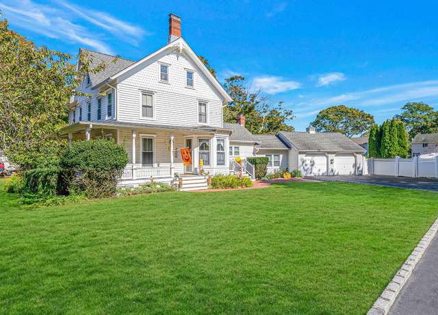 Property at 107 Ocean Ave, Center Moriches, NY 11934, 4 beds, 1.5 baths
