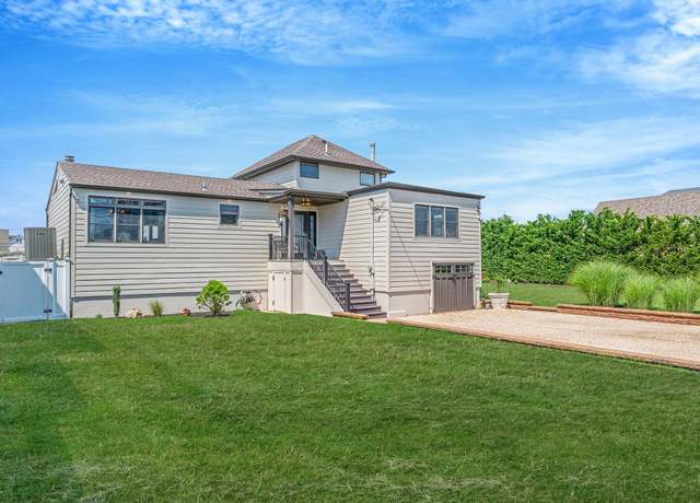 Property at 33 Pershing Ave, Babylon, NY 11702, 4 beds, 2.5 baths
