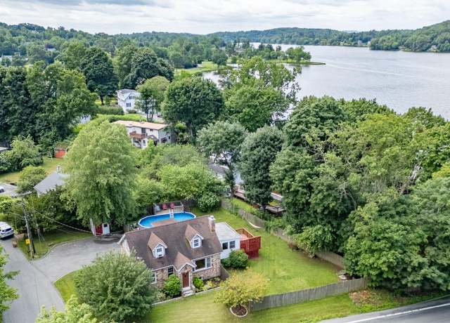 Property at 1 Roslyn Rd, Carmel, NY 10512, 3 beds, 2 baths