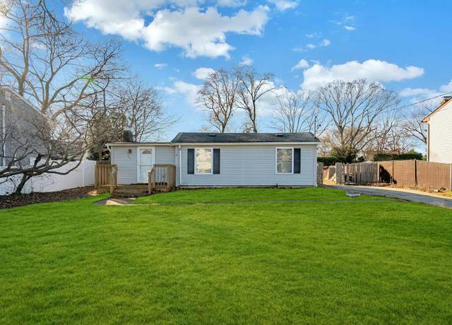 Property at 669 East Dr, Lindenhurst, NY 11757, 2 beds, 1 bath