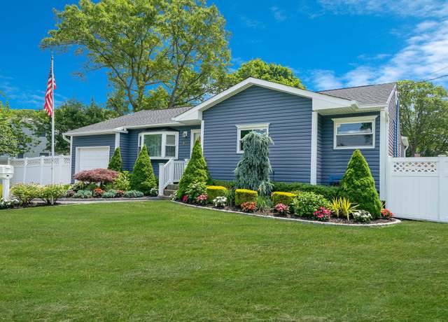Property at 47 Tucker Dr, Bayport, NY 11705, 4 beds, 1.5 baths