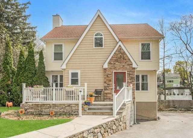 Property at 1 Westminster Dr, White Plains, NY 10604, 4 beds, 3 baths