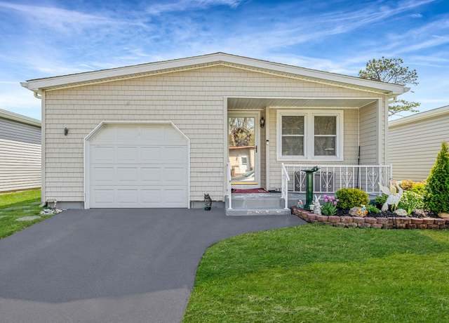 Property at 136 Village Cir W, Manorville, NY 11949, 2 beds, 2 baths