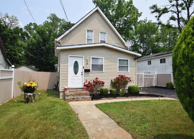 Property at 116 Smith St, Amityville, NY 11701, 3 beds, 2 baths