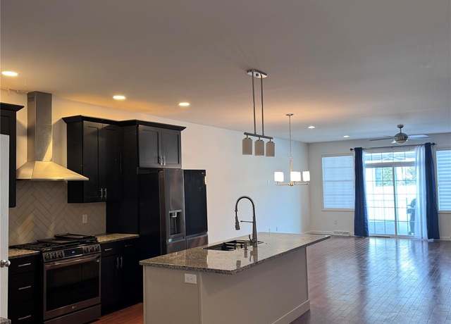 Property at 38 Stacey Way, NY 12180, 2 beds, 2.5 baths