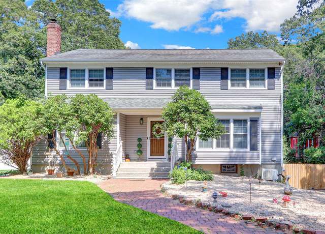 Property at 507 Miller Place Rd, Miller Place, NY 11764, 4 beds, 2.5 baths